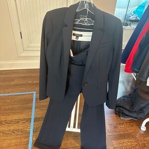 Ann Taylor Devin Fit Women’s Navy Suit - Size 0